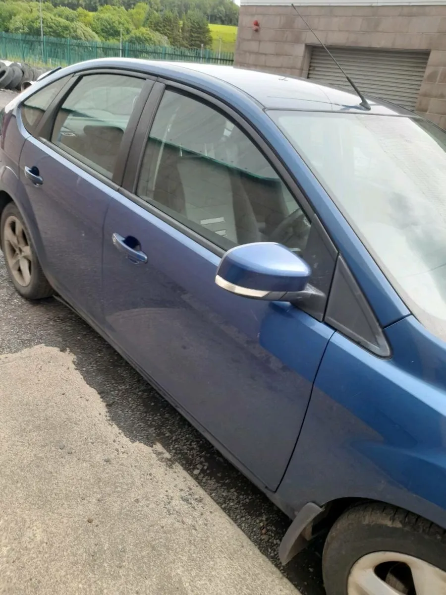 08 Ford Focus - Image 2