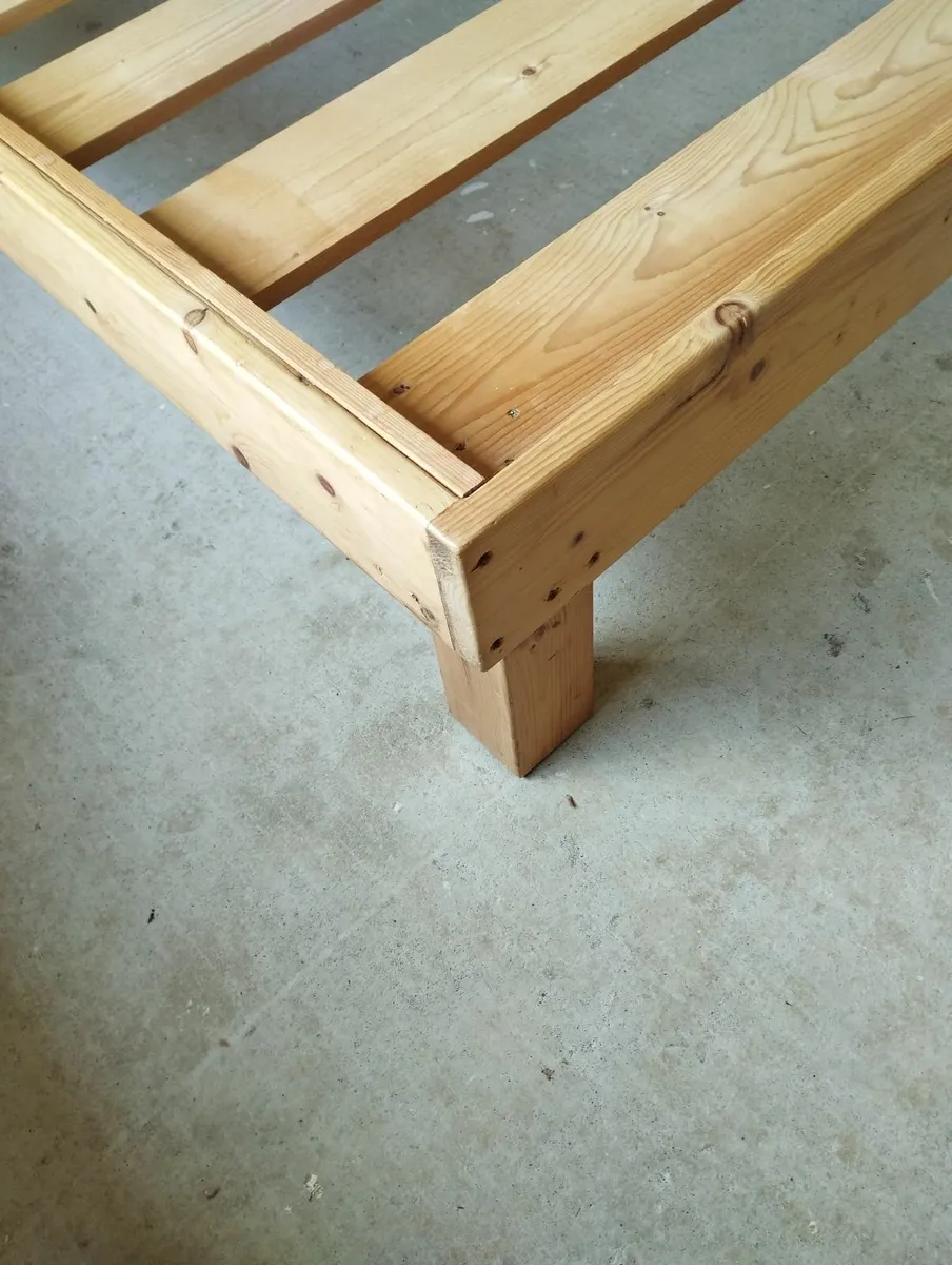 Bed - Image 1