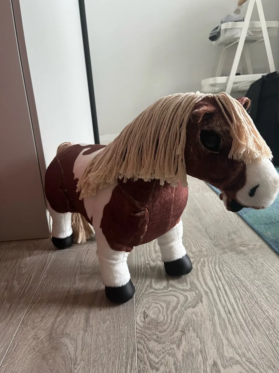 Lemieux toy pony - Image 1