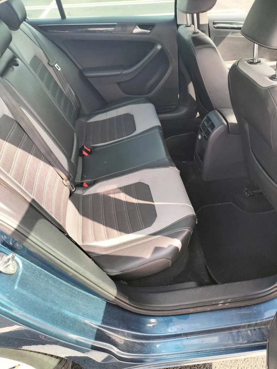 Volkswagen Jetta 2016 - Image 3