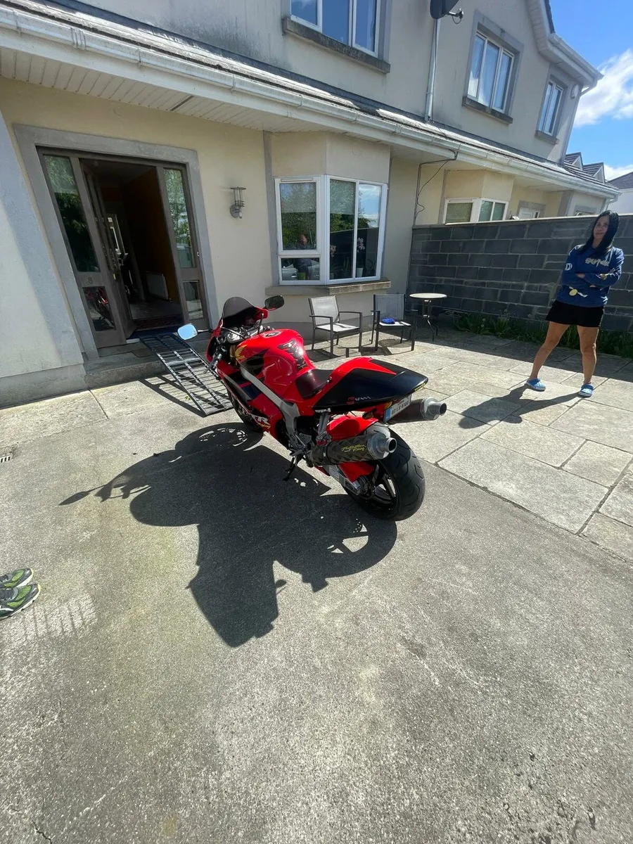 Motorcycle - Image 4