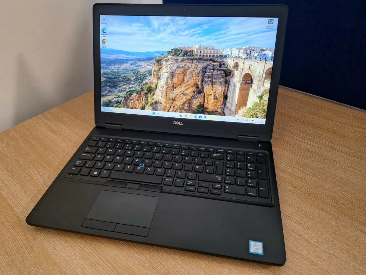 Dell Latitude 5590 - Image 1