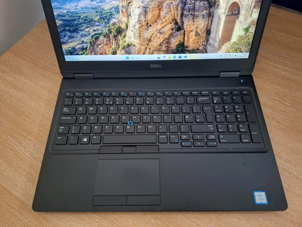 Dell Latitude 5590 - Image 2