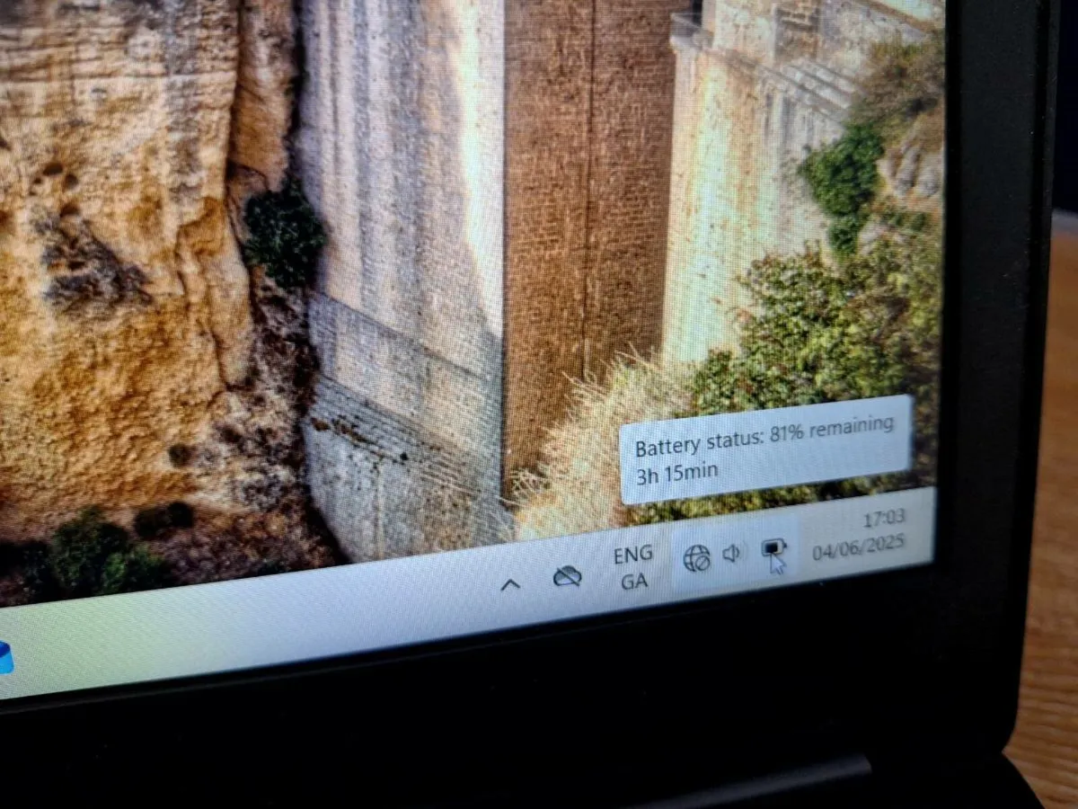 Dell Latitude 5590 - Image 3