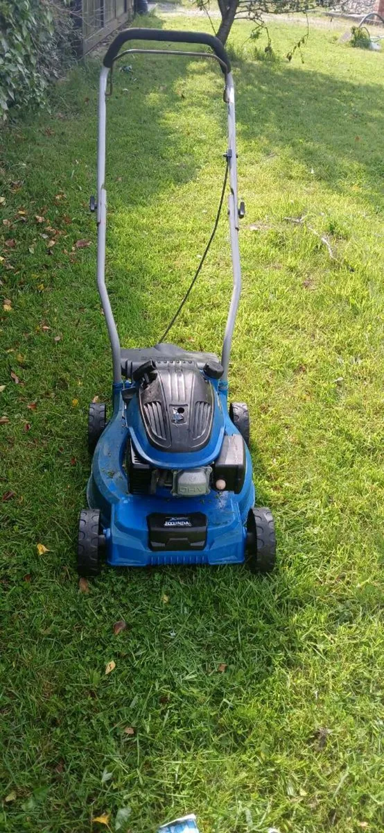 Hyundai lawn mower - Image 1