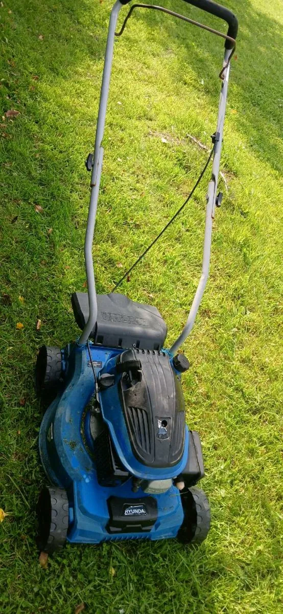 Hyundai lawn mower - Image 2