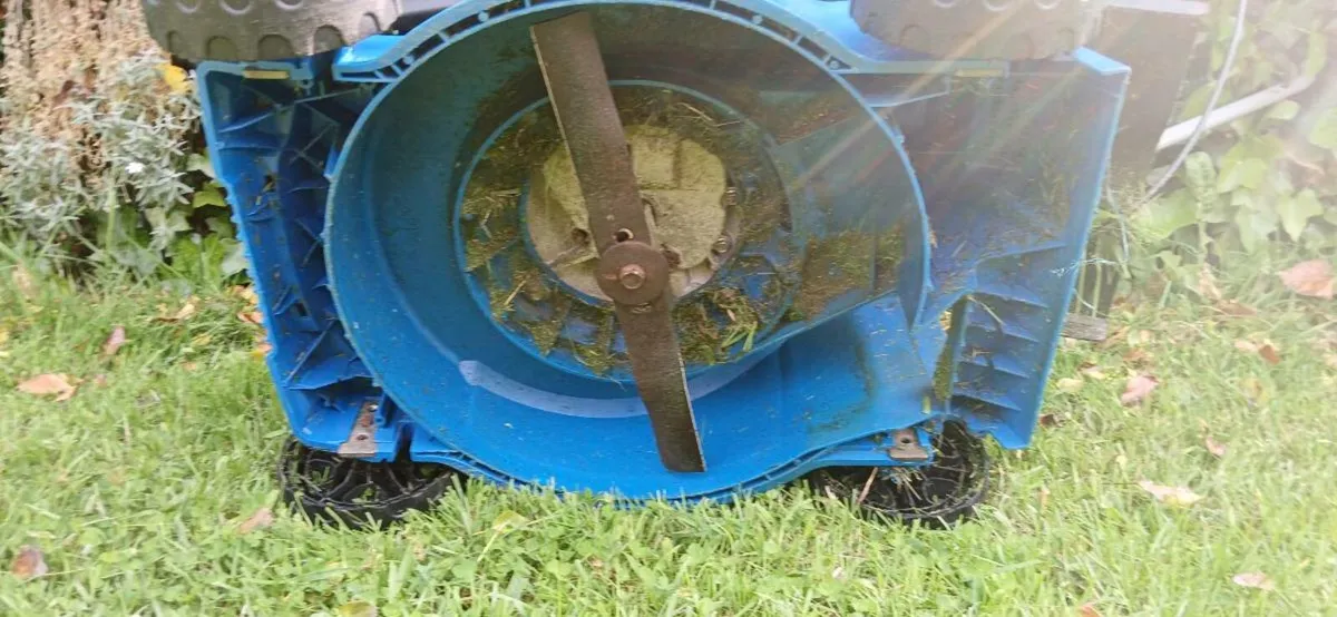 Hyundai lawn mower - Image 4