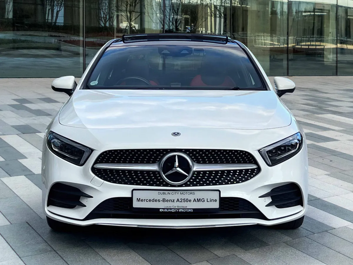 Mercedes-Benz A250e AMG Line *Pan Roof* - Image 3