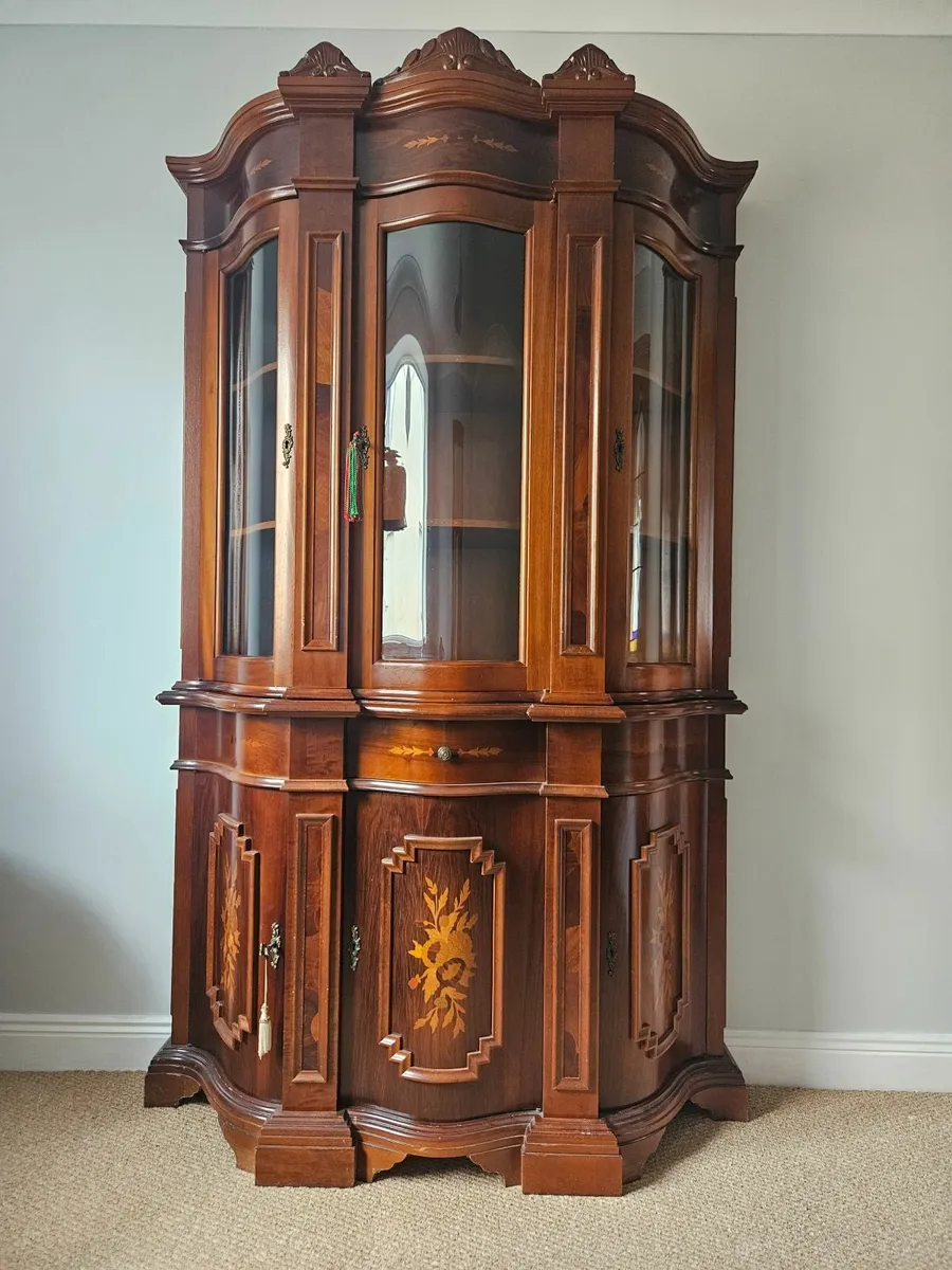 Italian Mahogany Dining Room Set - Image 3