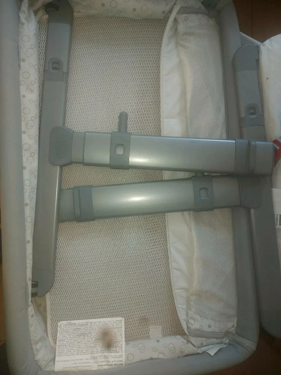 Chicco bedside crib - Image 2