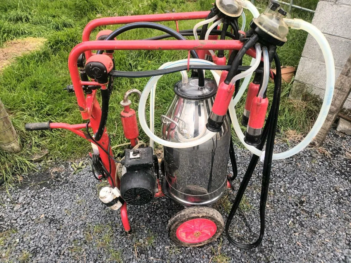 Mobile milking machine - Image 1