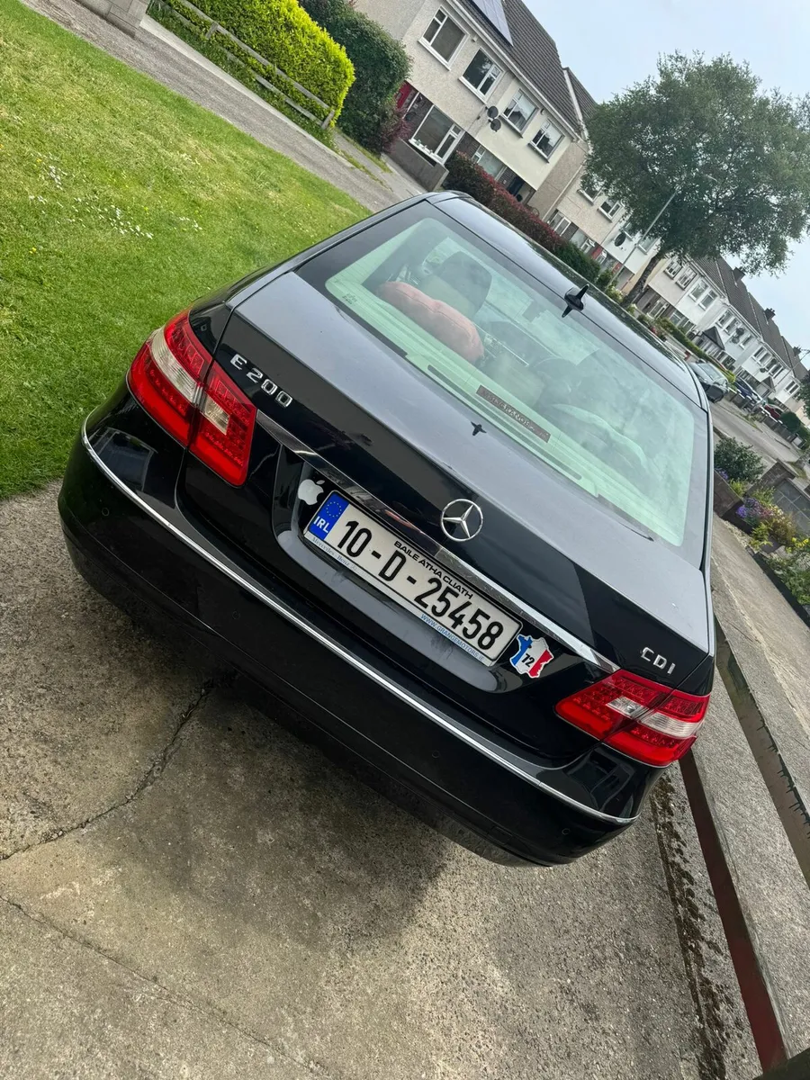 Mercedes E200 - Image 2