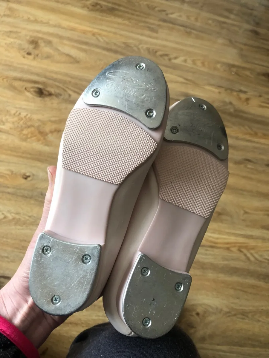 Girls dance shoes - Image 4