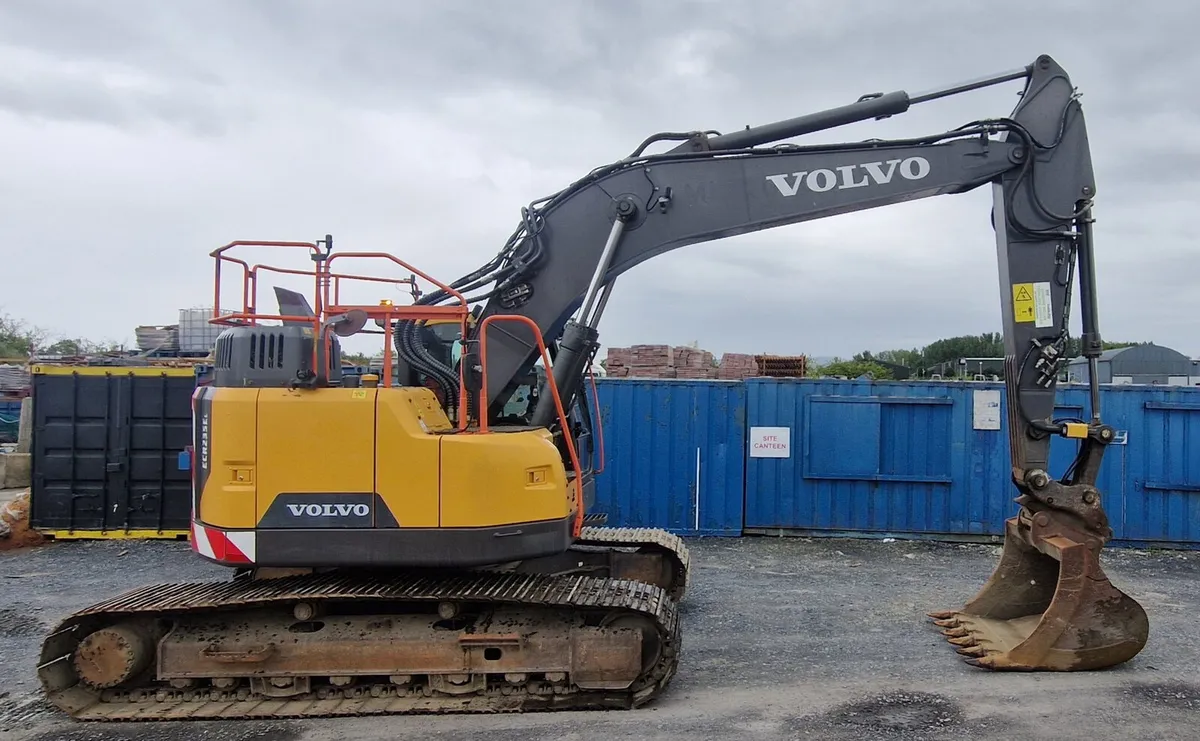Volvo ECR235EL - Image 1