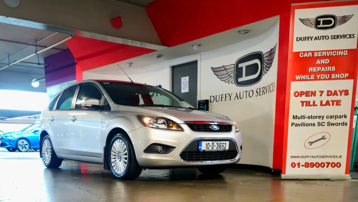 Ford Focus 2010. 1 Owner. Titanium spec - Image 2