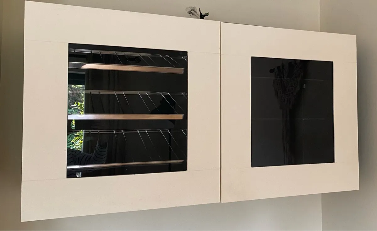 Drinks cabinet - Image 1