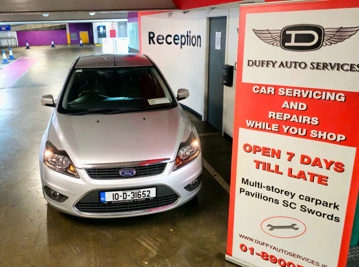 Ford Focus 2010. 1 Owner. Titanium spec - Image 4