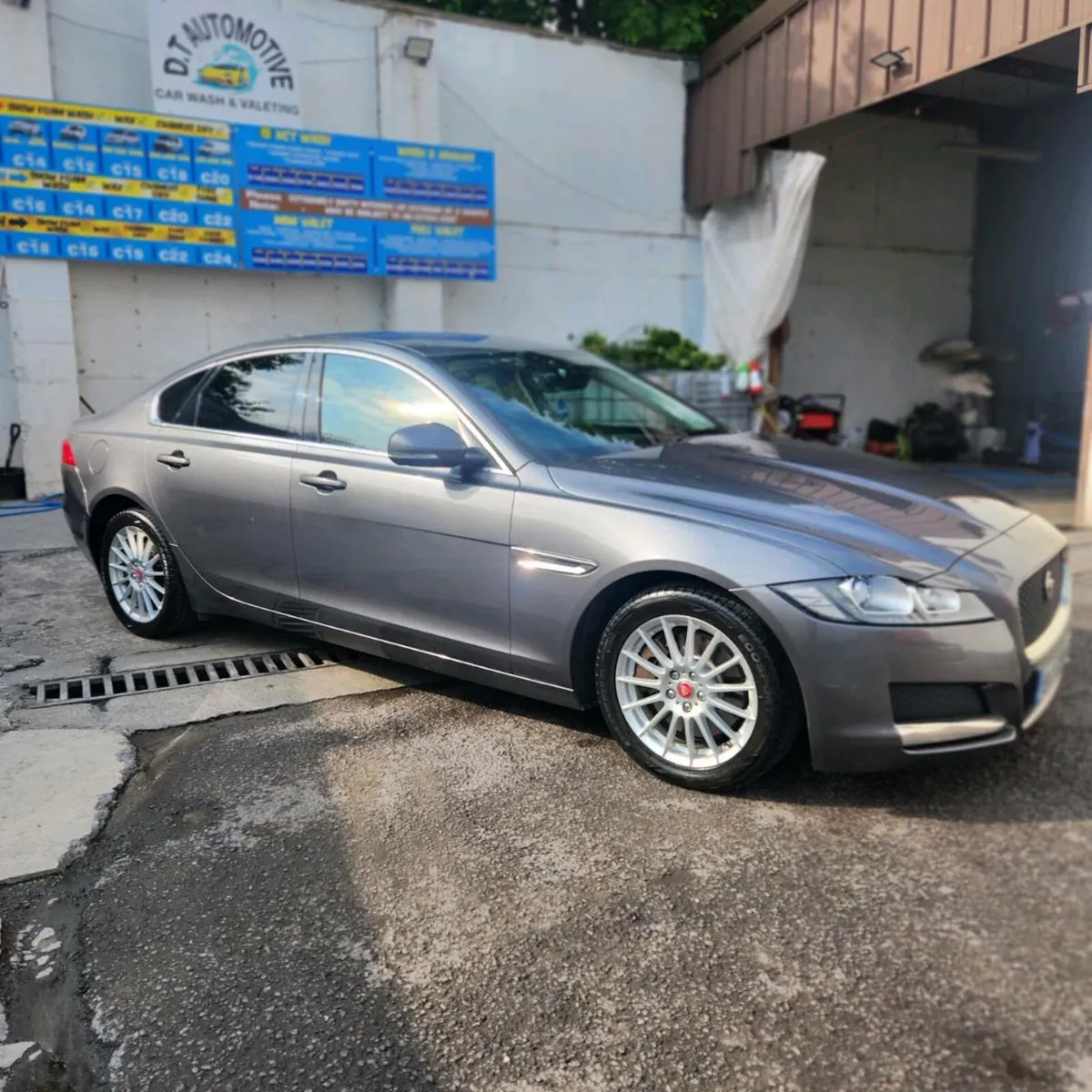 181 Jaguar xf 2.0diesel automatic low miles €11750 - Image 2