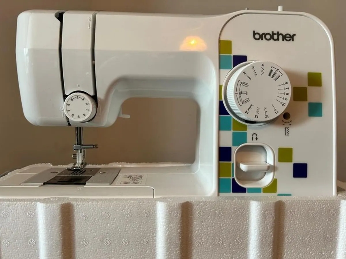 Sewing Machine - Image 4