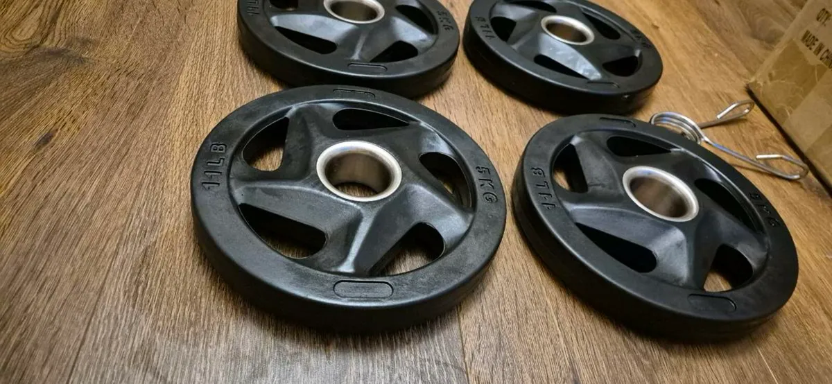 Brand new 4x5 kilo Olympic weight plates - Image 2