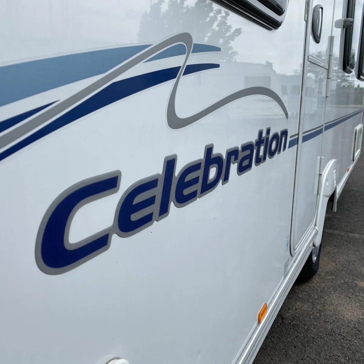 2007 SWIFT ACE CELEBRATION 4/5 BERTH CARAVAN - Image 4