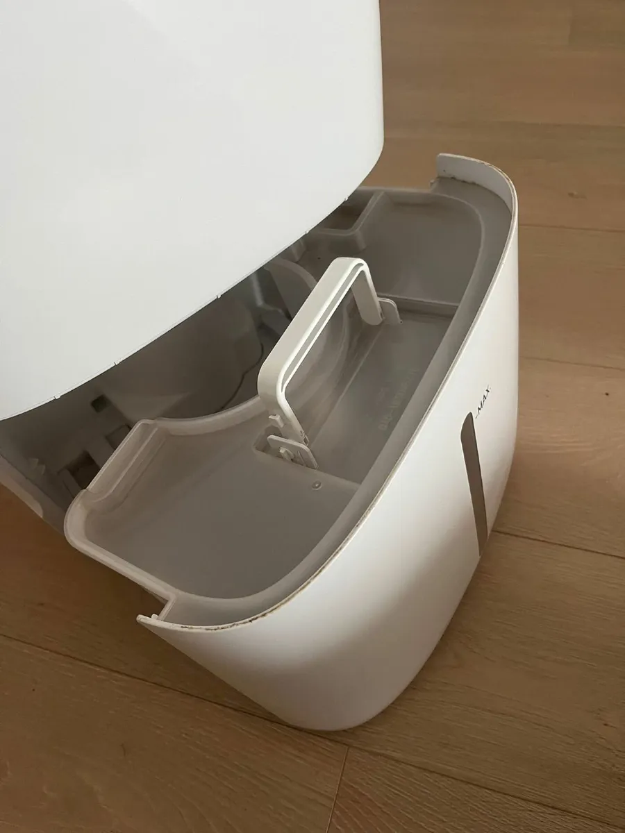Dehumidifier free delivery! - Image 3