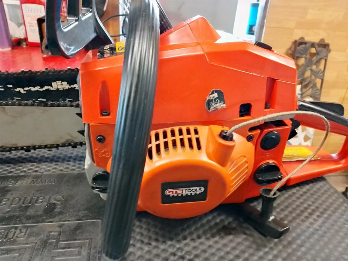 Chainsaw - Image 4