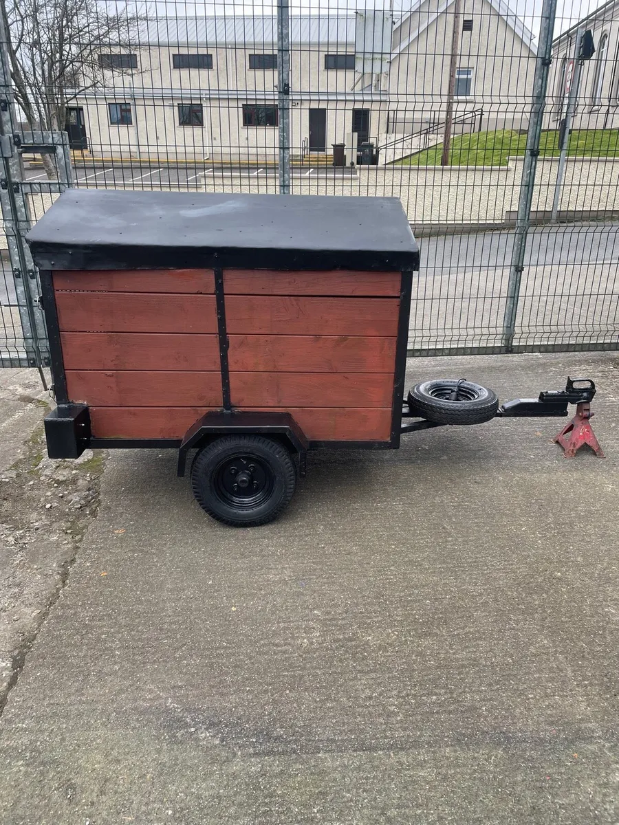 Trailer - Image 1
