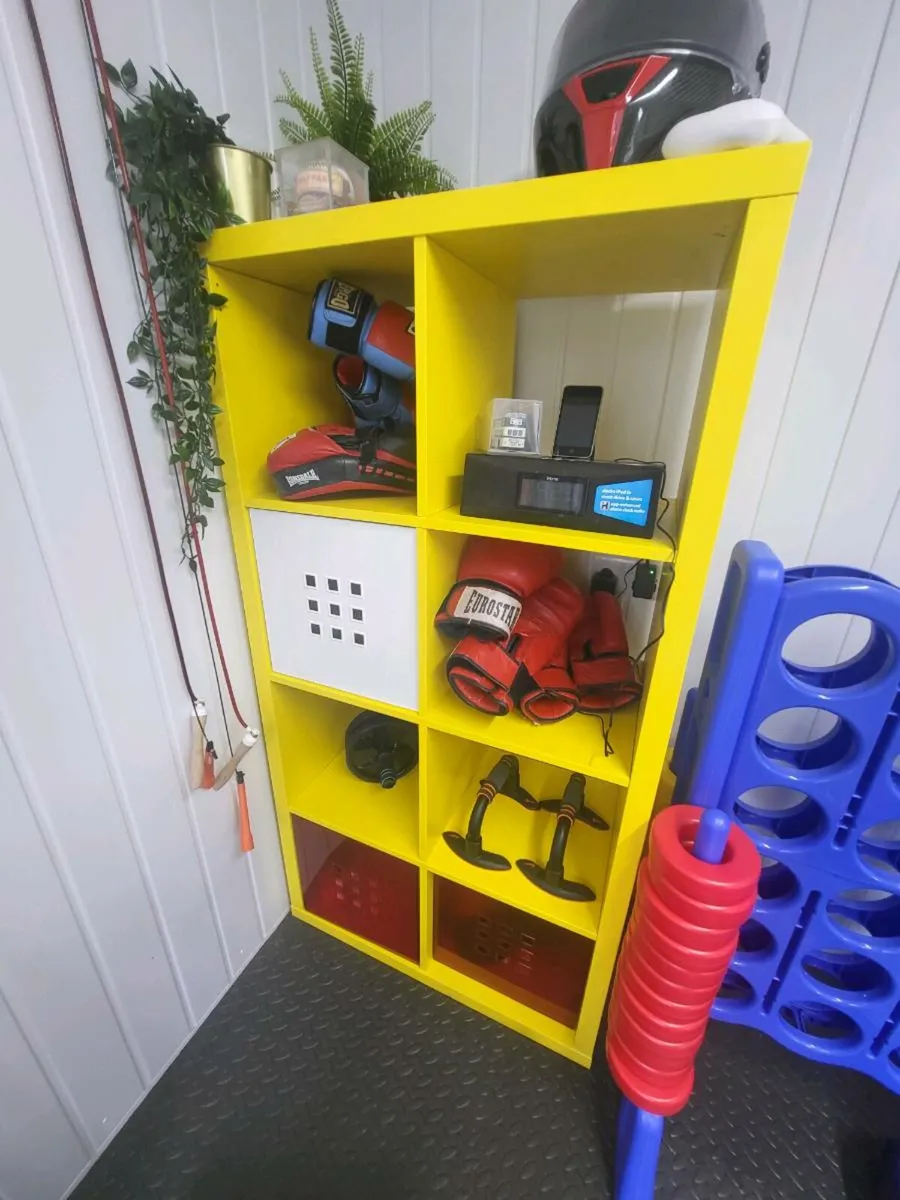 Shelfs units - Image 1