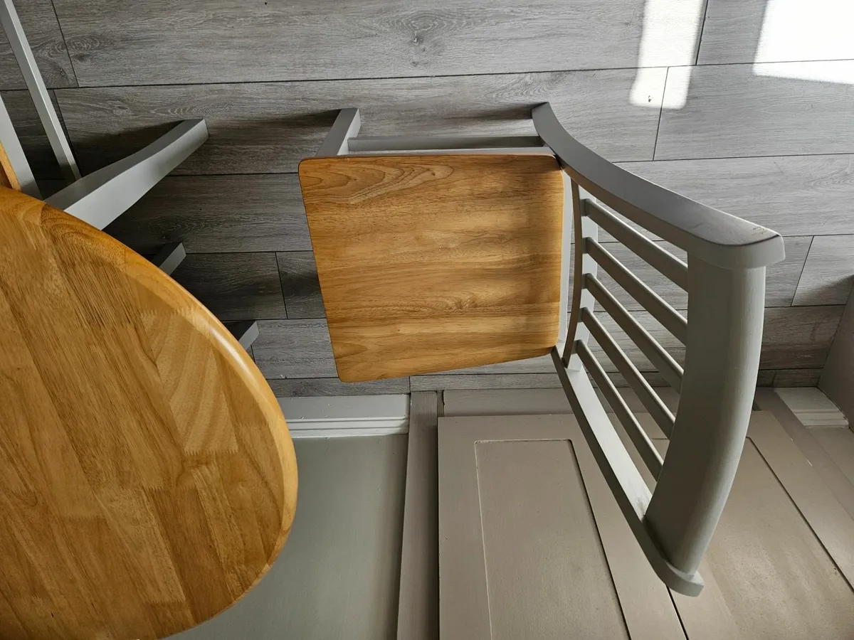 Kitchen table & chairs - Image 2