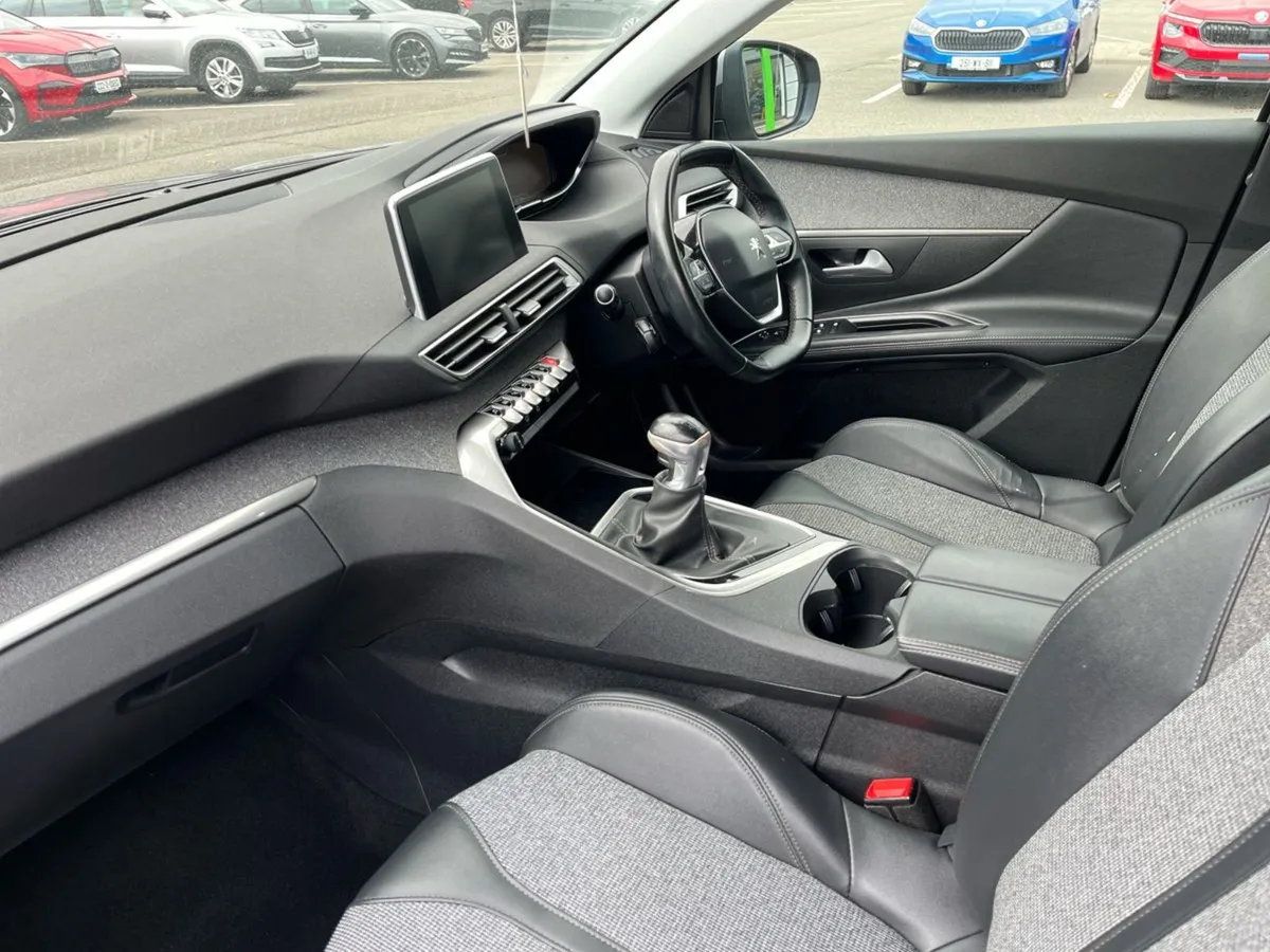 Peugeot 5008 Allure 1.5 Bluehdi 130BHP 7 Seater - - Image 3