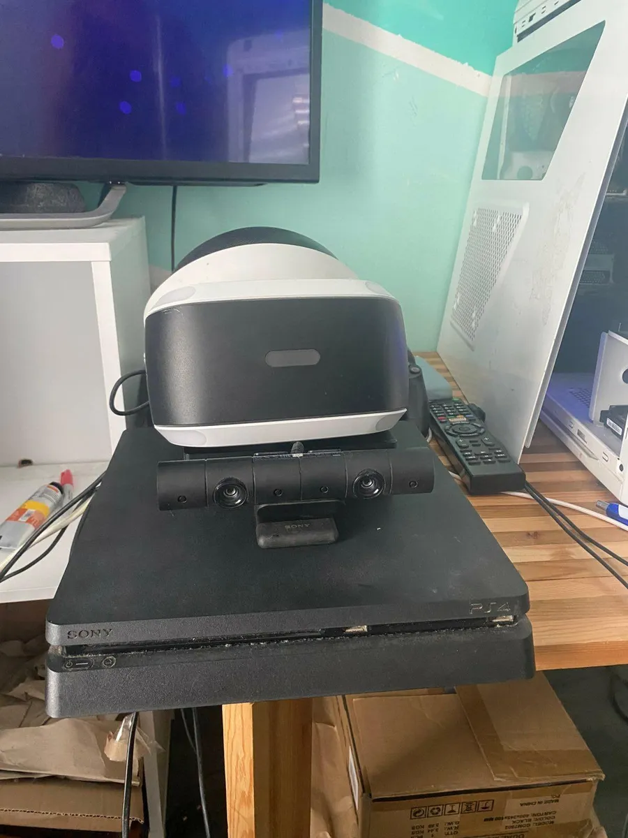 PS4 Bundle - Image 1