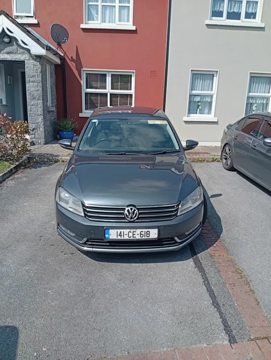 Volkswagen Passat 2014 - Image 2