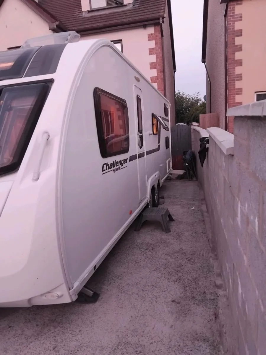 2013 swift challanger Caravan - Image 2