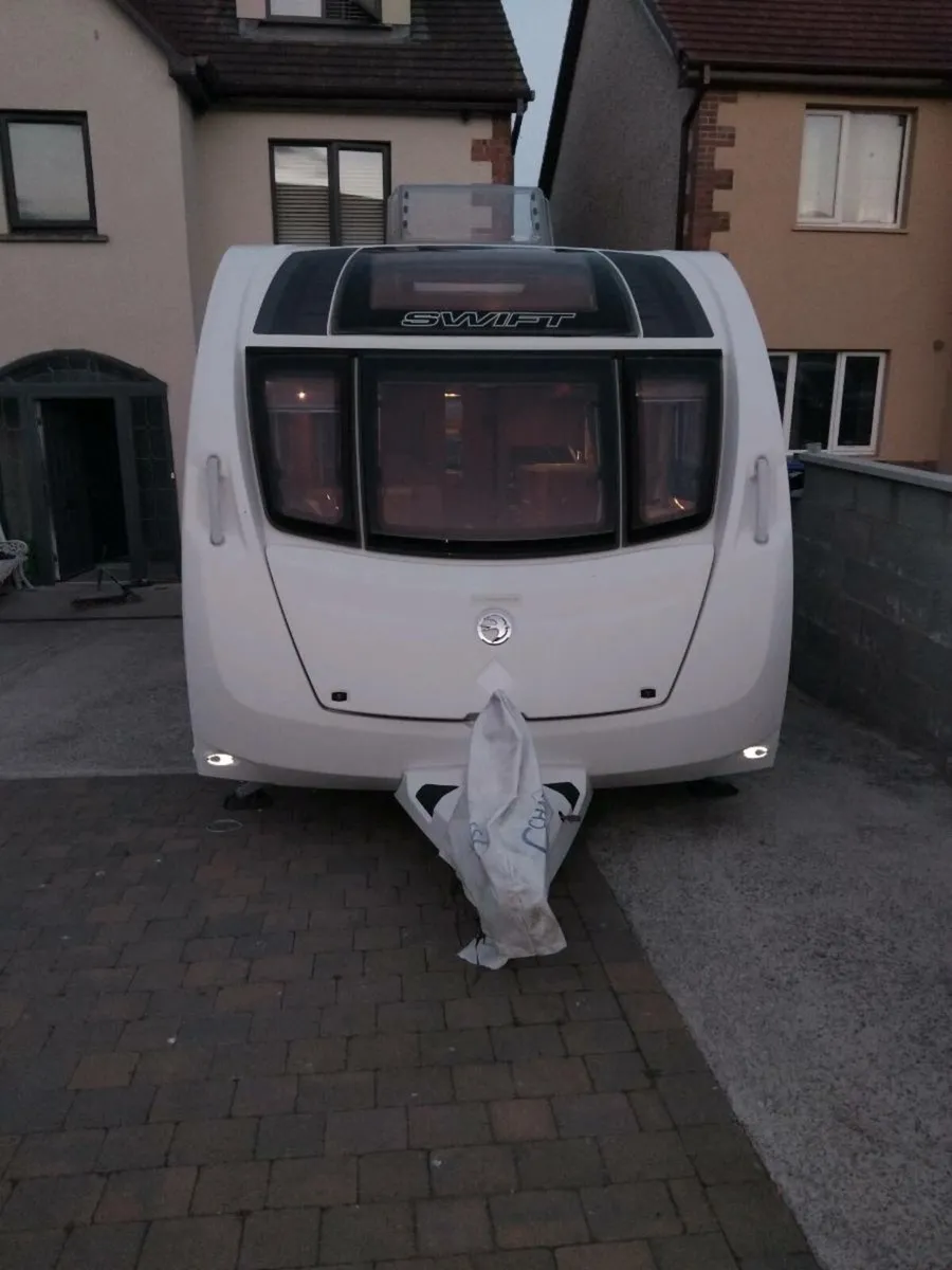 2013 swift challanger Caravan - Image 1