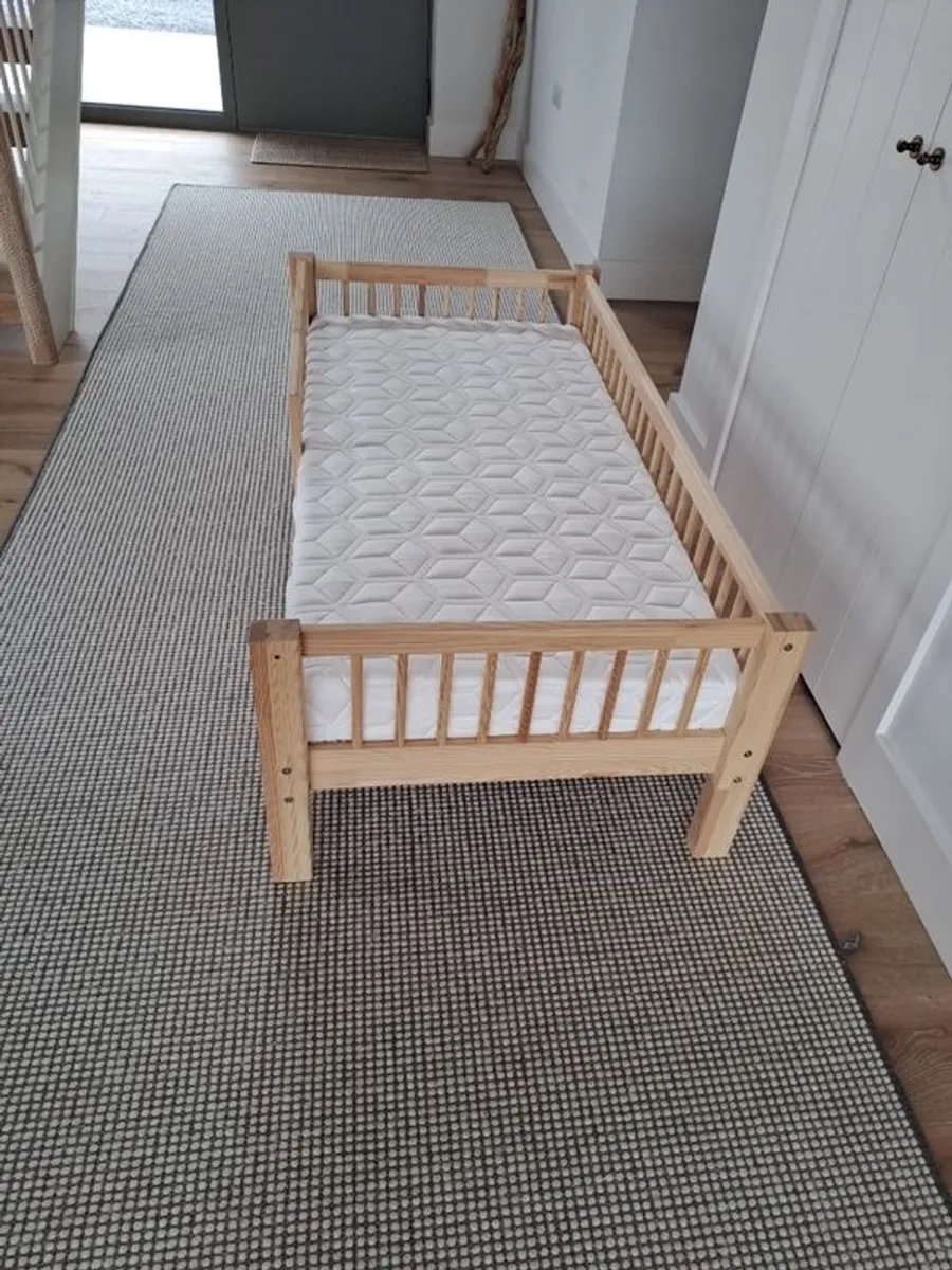 childrens bed - Image 2