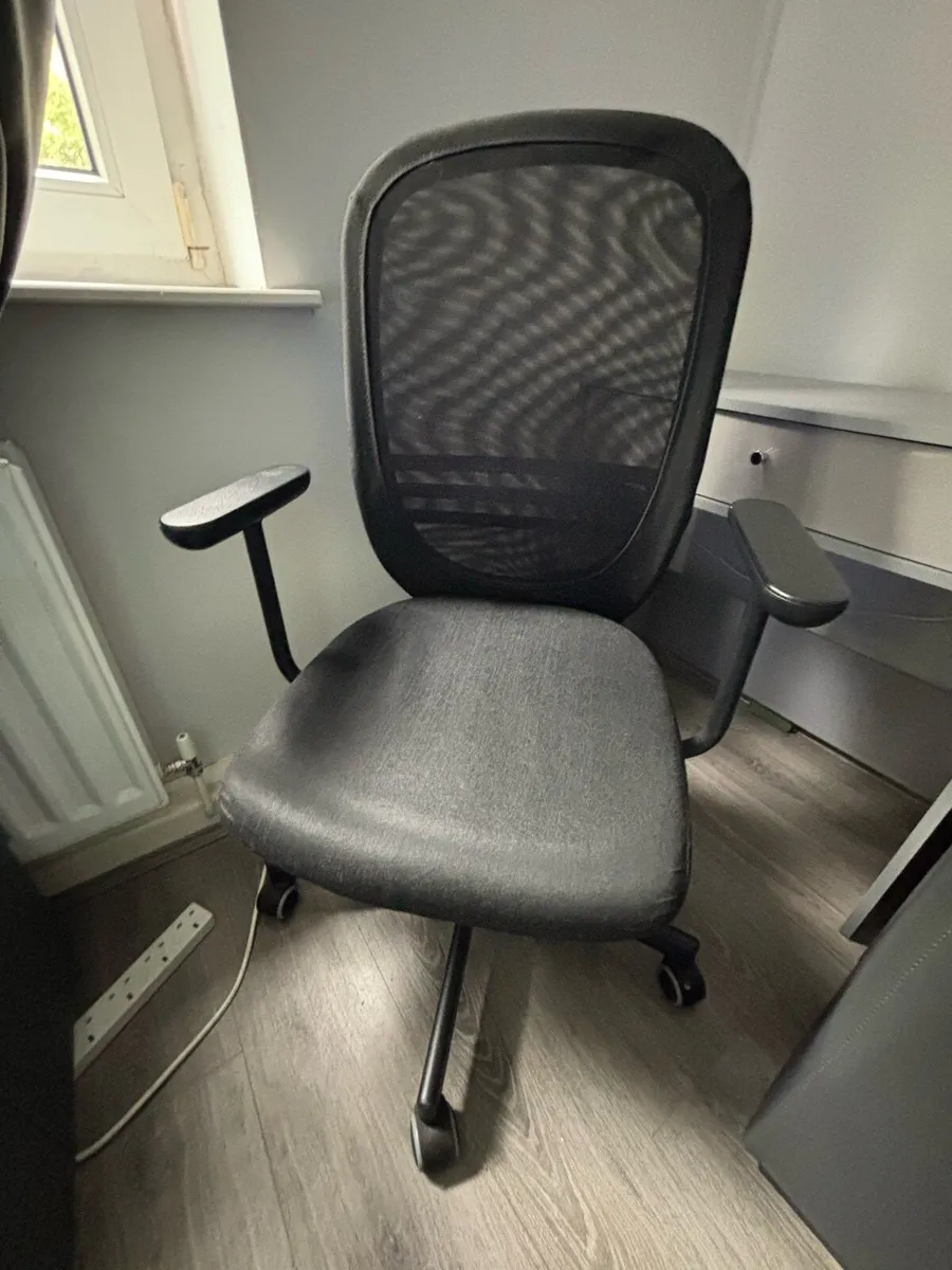 Coffee Table, Office Chair & Desk - Image 4