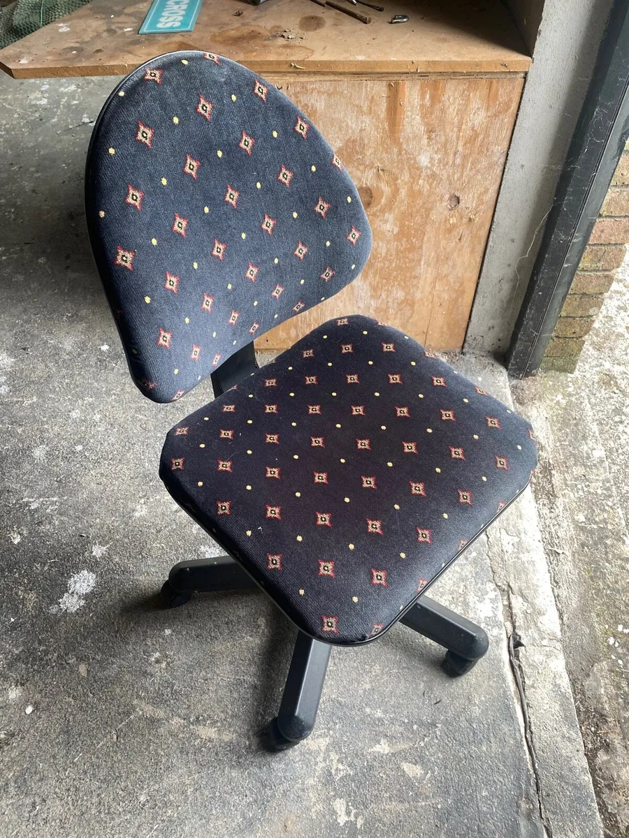 Office Chair - Image 1