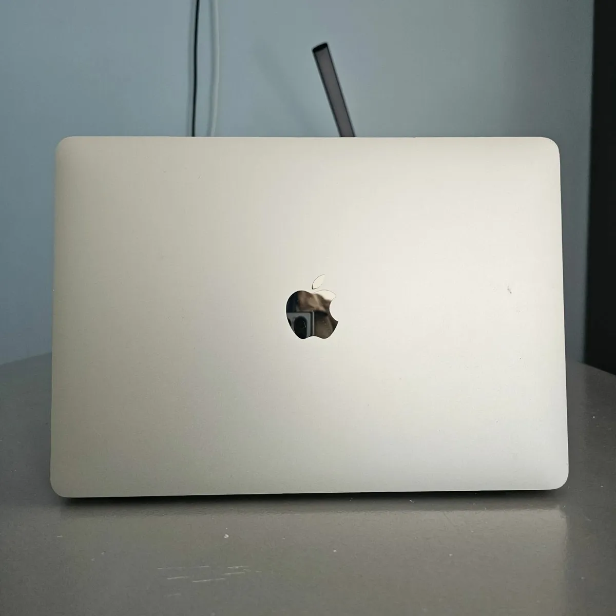2020 MacBook Pro 13" M1 256gb  16gb ram Excellent - Image 3