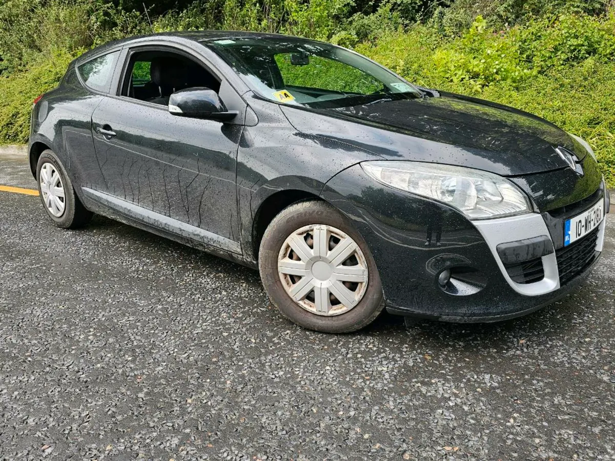 2010 Renault Megane - Image 1