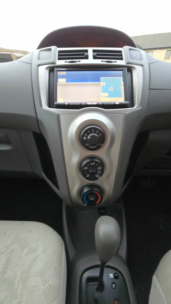 Toyota Vitz 2009 - Image 1