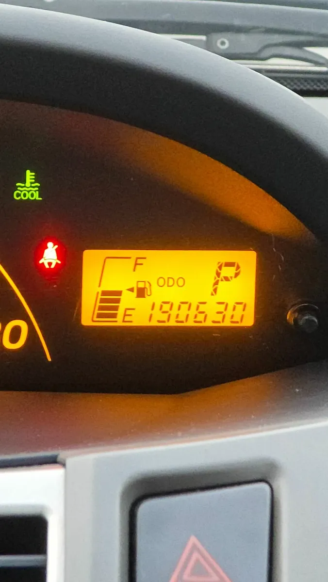 Toyota Vitz 2009 - Image 2