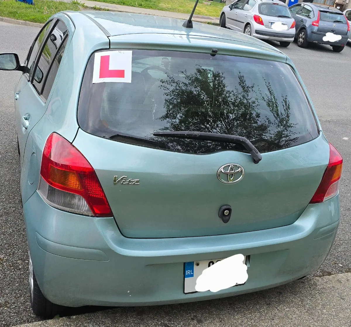 Toyota Vitz 2009 - Image 4