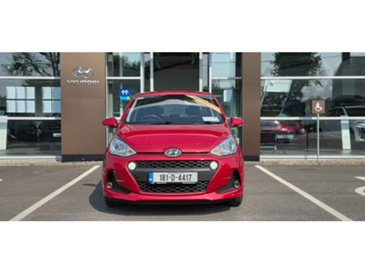 Hyundai i10 Deluxe 4DR - Image 2