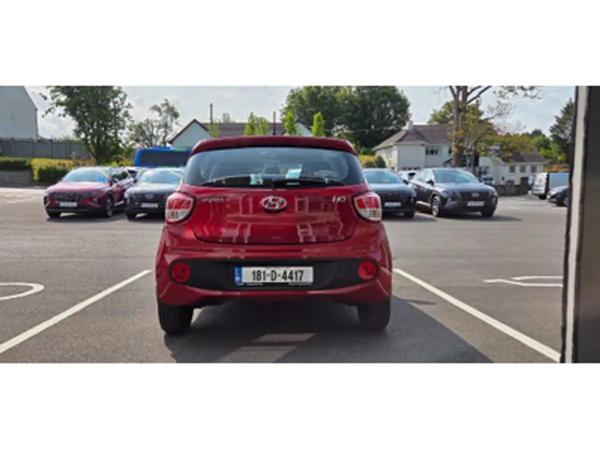 Hyundai i10 Deluxe 4DR - Image 3