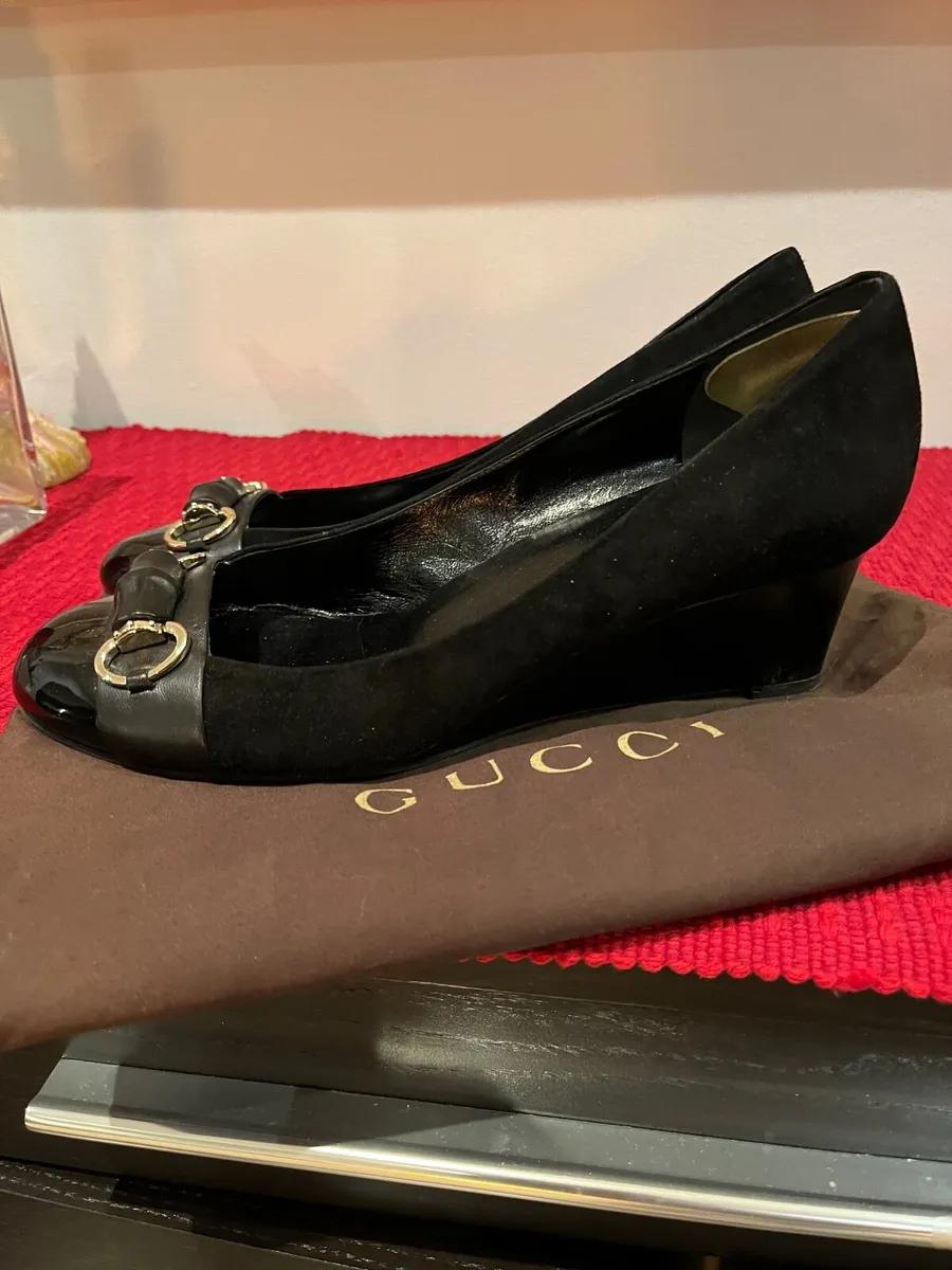 Gucci ladies black wedge court shoes - Image 4