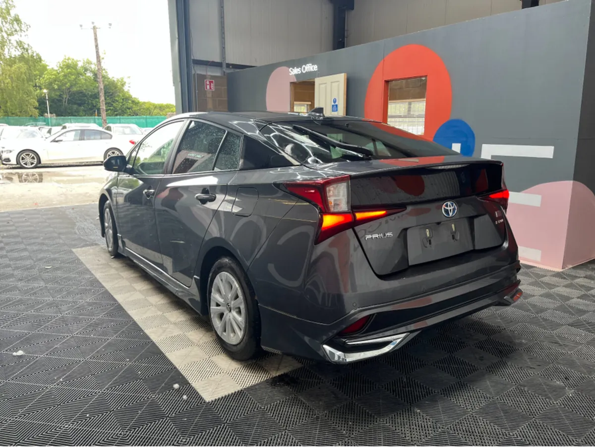 Toyota Prius ONLY €22950! 1.8 PETROL HYBRID / 83k - Image 4