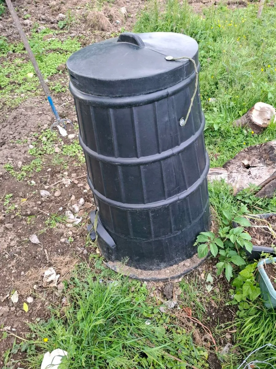 Compost bin - Image 1