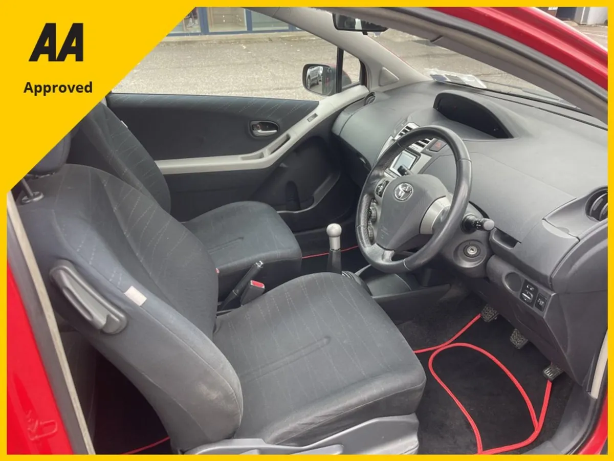 Toyota Yaris 1.3 SR 3DR - Image 4