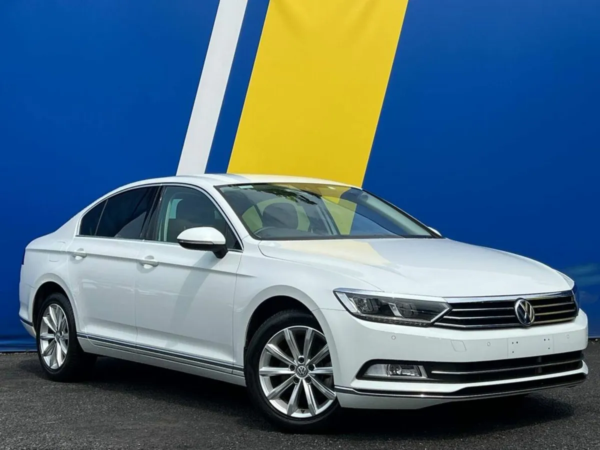 Volkswagen Passat HIGHLINE 2.0 TDI // HEATED LEATH - Image 1